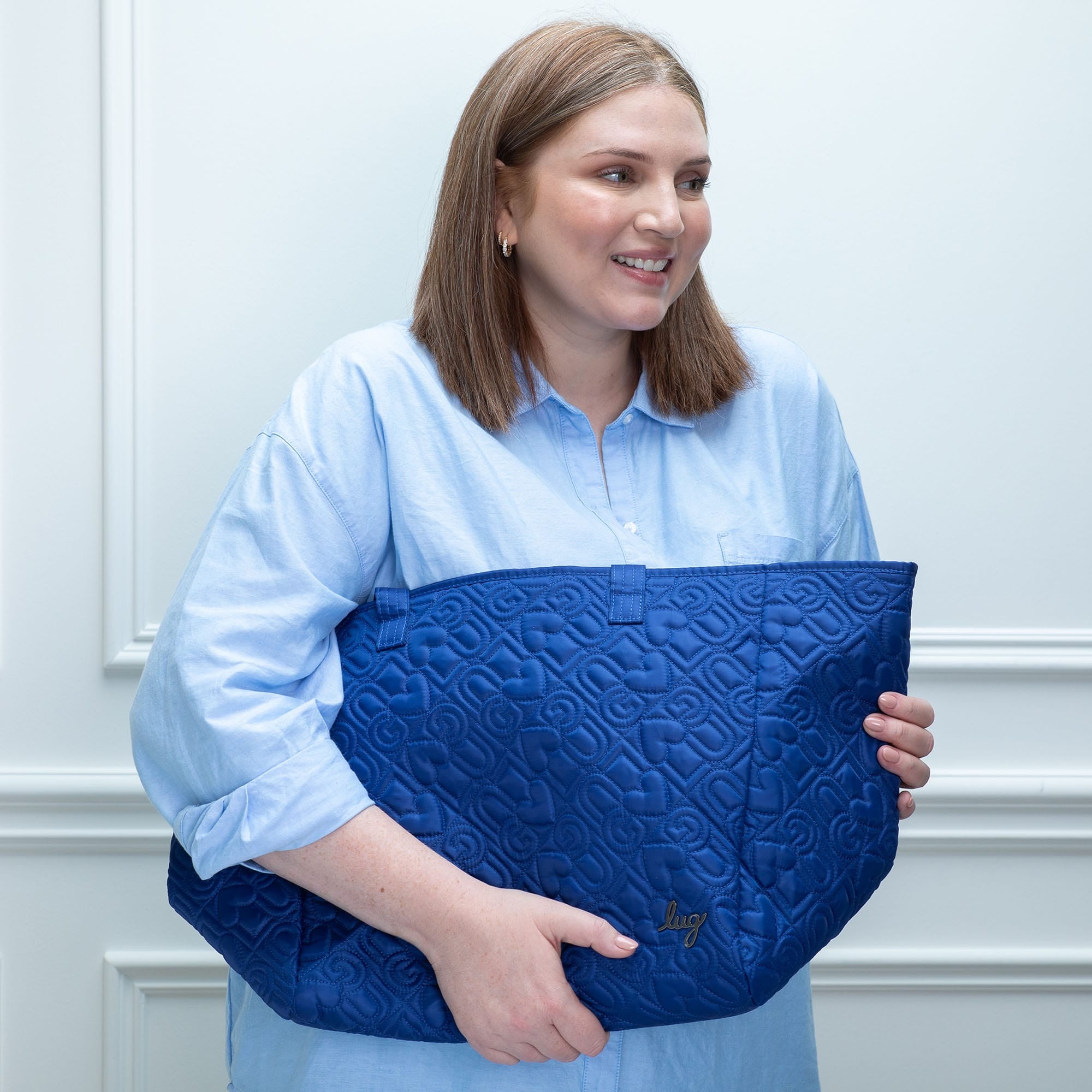 Avion Love Carry-All Tote Bag - - AvionLE_Lifestyle_05